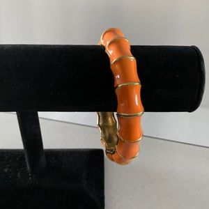 Vintage elasticated metal bracelet. B3